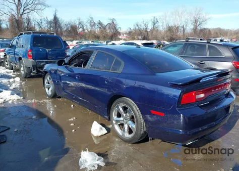 2013 Dodge Charger Sxt z USA, uszkodzony, nr VIN 2C3CDXHG9DH730877